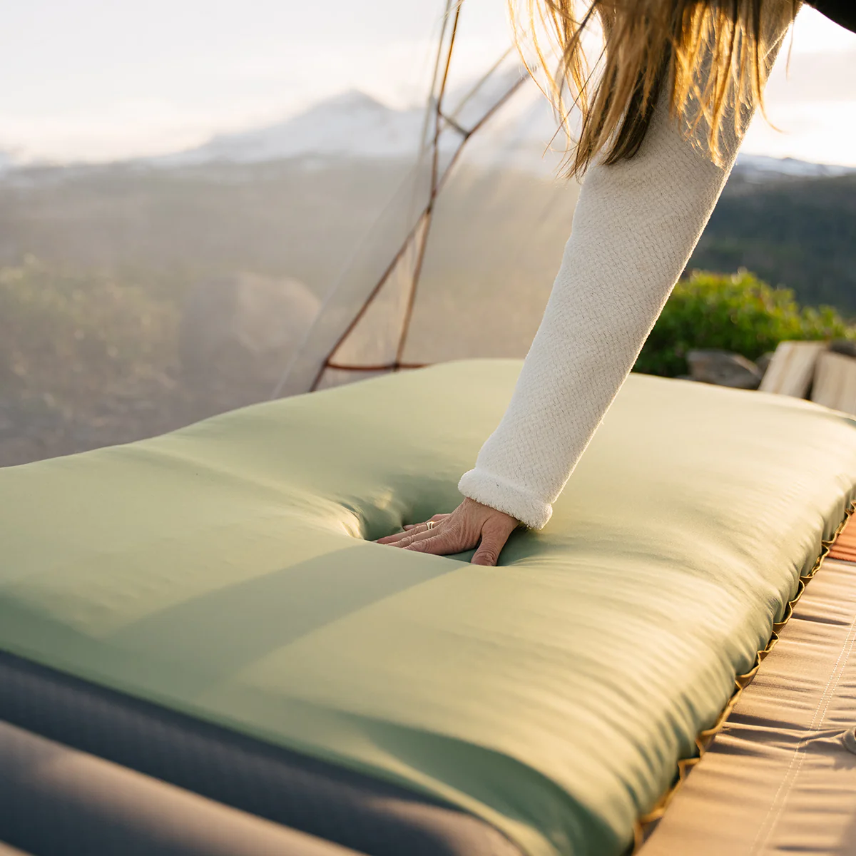 Inflatable Sleeping Pad - Image 7