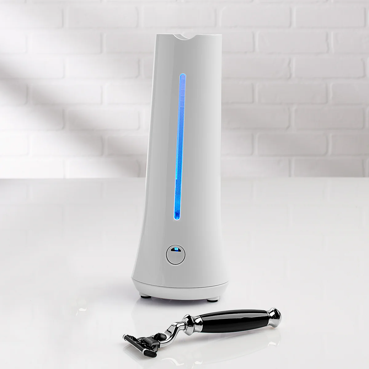 Razor Life Extending Dryer & Sanitizer